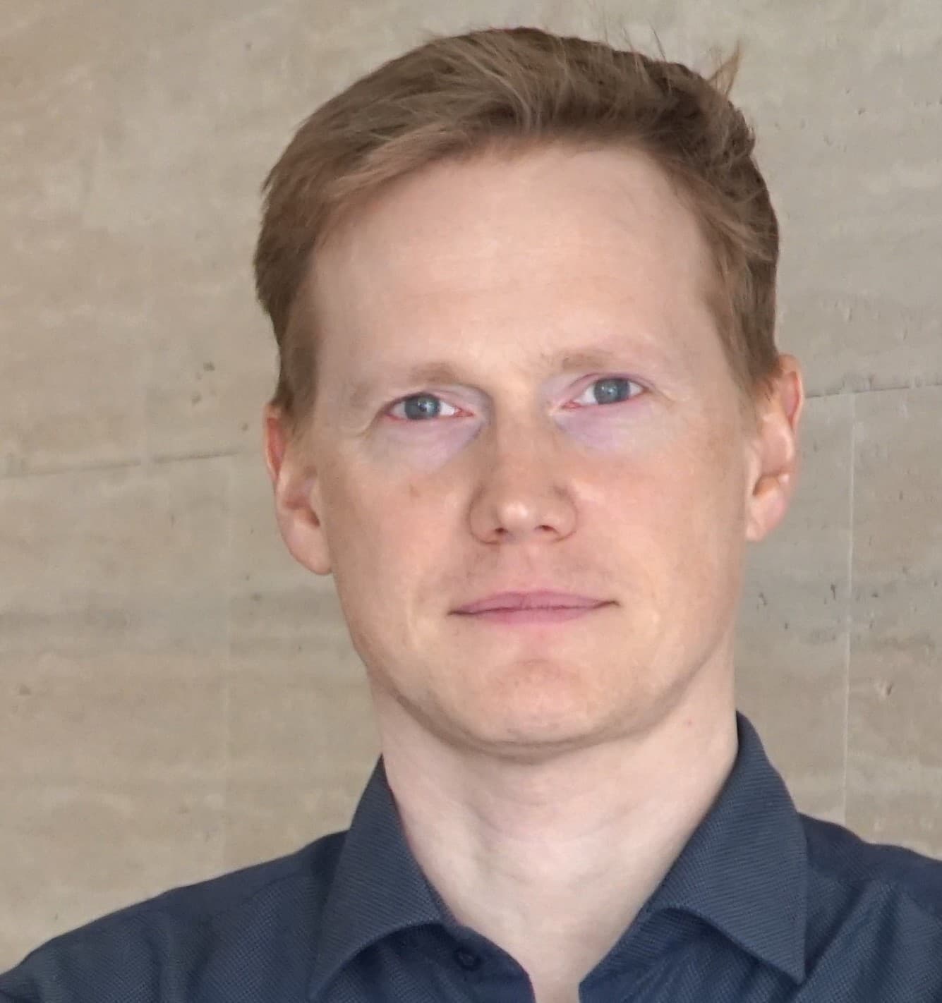 Porträt von Dr. Niels Brüggen